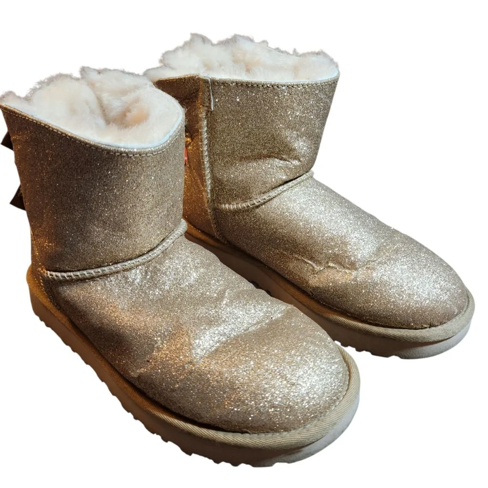 UGG Womens Gold Glitter Boots Size 7